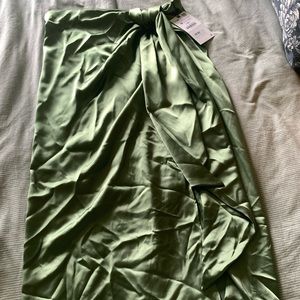 Gorgeous silk knot front midi skirt Zara women’s medium NWT
